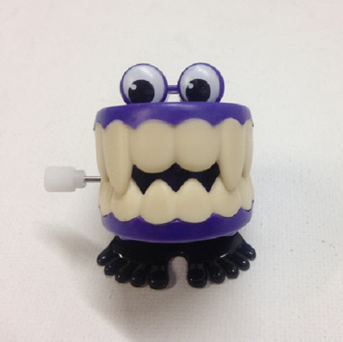 Wind-up Jumping Vampire Teeth