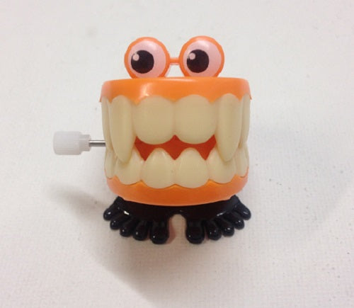 Wind-up Jumping Vampire Teeth